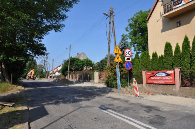 Remont chodnika na ulicy Żwirki i Wigury.